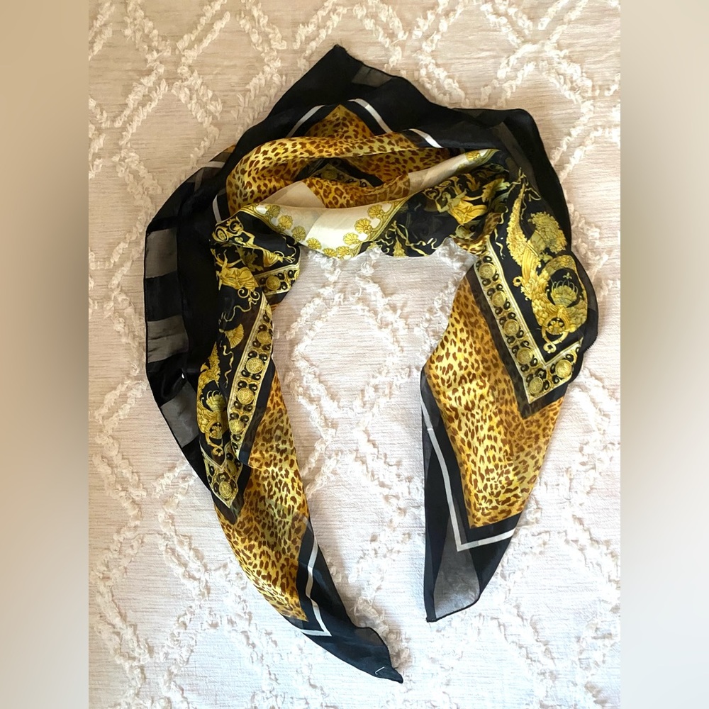 COPY - π BEAUTIFUL LEOPARD SCARF - Picture 14 of 16